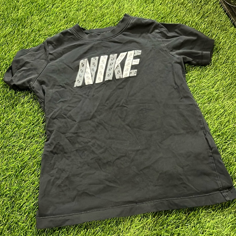 Youth the Nike Tee Tshirt